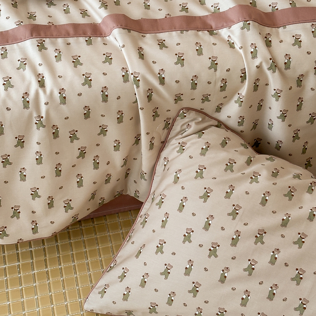 91家纺网 家纺一手货源 找家纺 一加一 2026新款活性印花透气工艺大豆夏被夏凉被空调被四件套-棉花叙 麦田熊熊