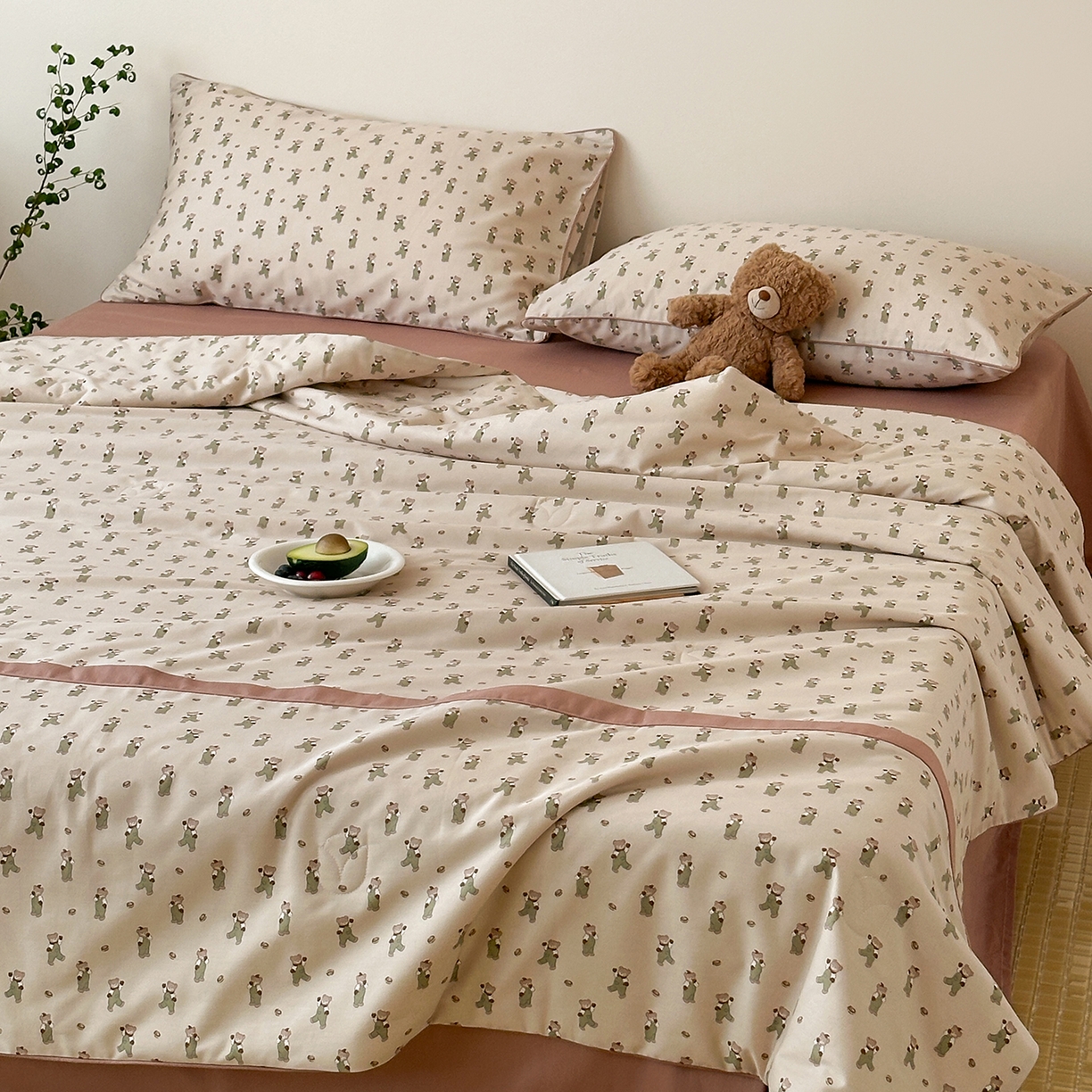 91家纺网 家纺一手货源 找家纺 一加一 2026新款活性印花透气工艺大豆夏被夏凉被空调被四件套-棉花叙 麦田熊熊