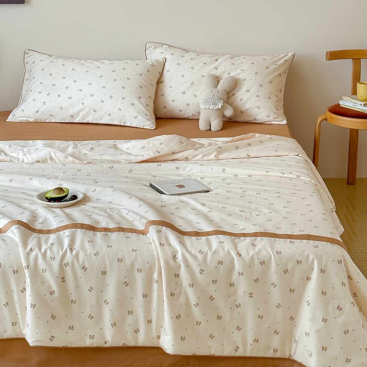 91家纺网 家纺一手货源 找家纺 一加一 2026新款活性印花透气工艺大豆夏被夏凉被空调被四件套-棉花叙 曼城蝴蝶