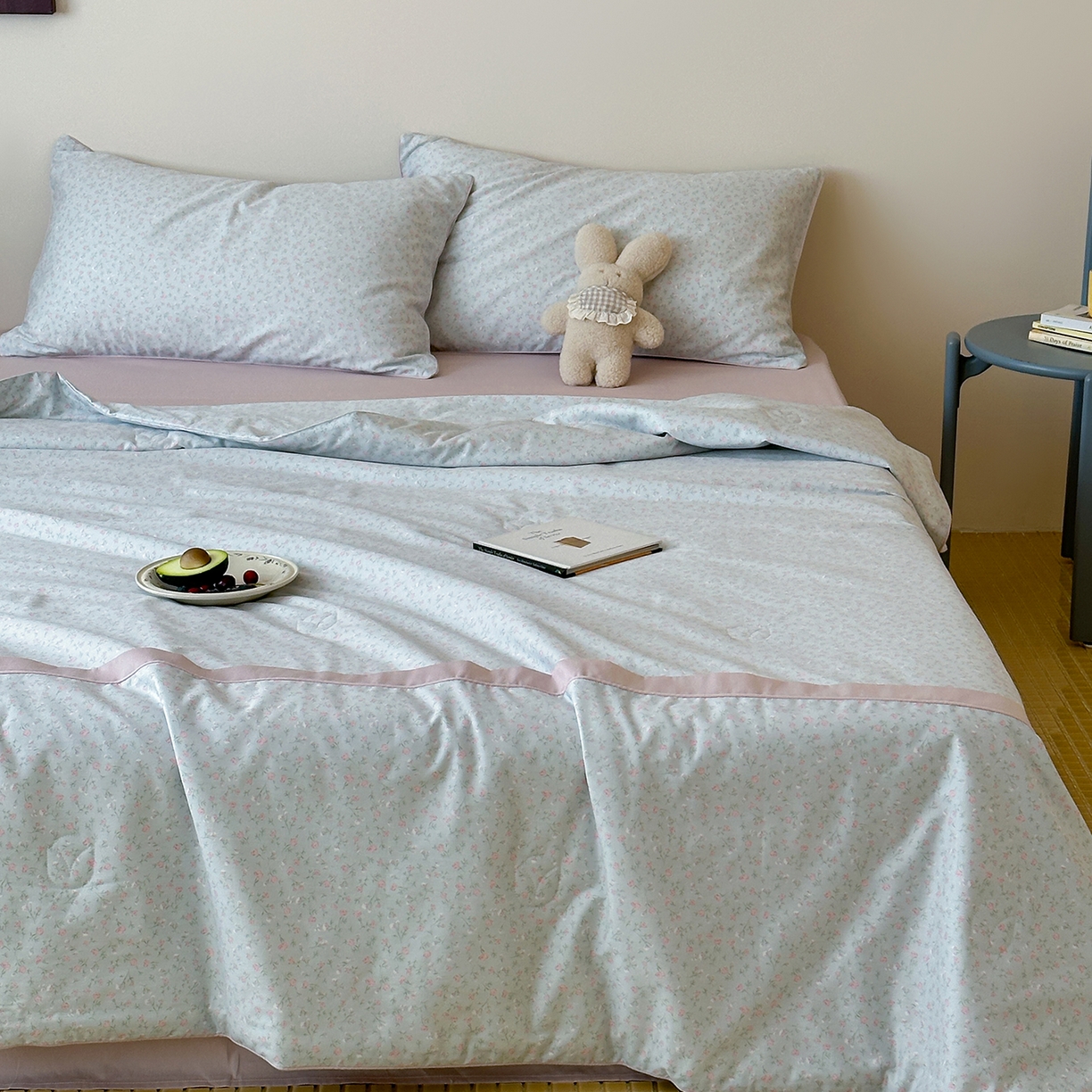 91家纺网 家纺一手货源 找家纺 一加一 2026新款活性印花透气工艺大豆夏被夏凉被空调被四件套-棉花叙 微光纪年