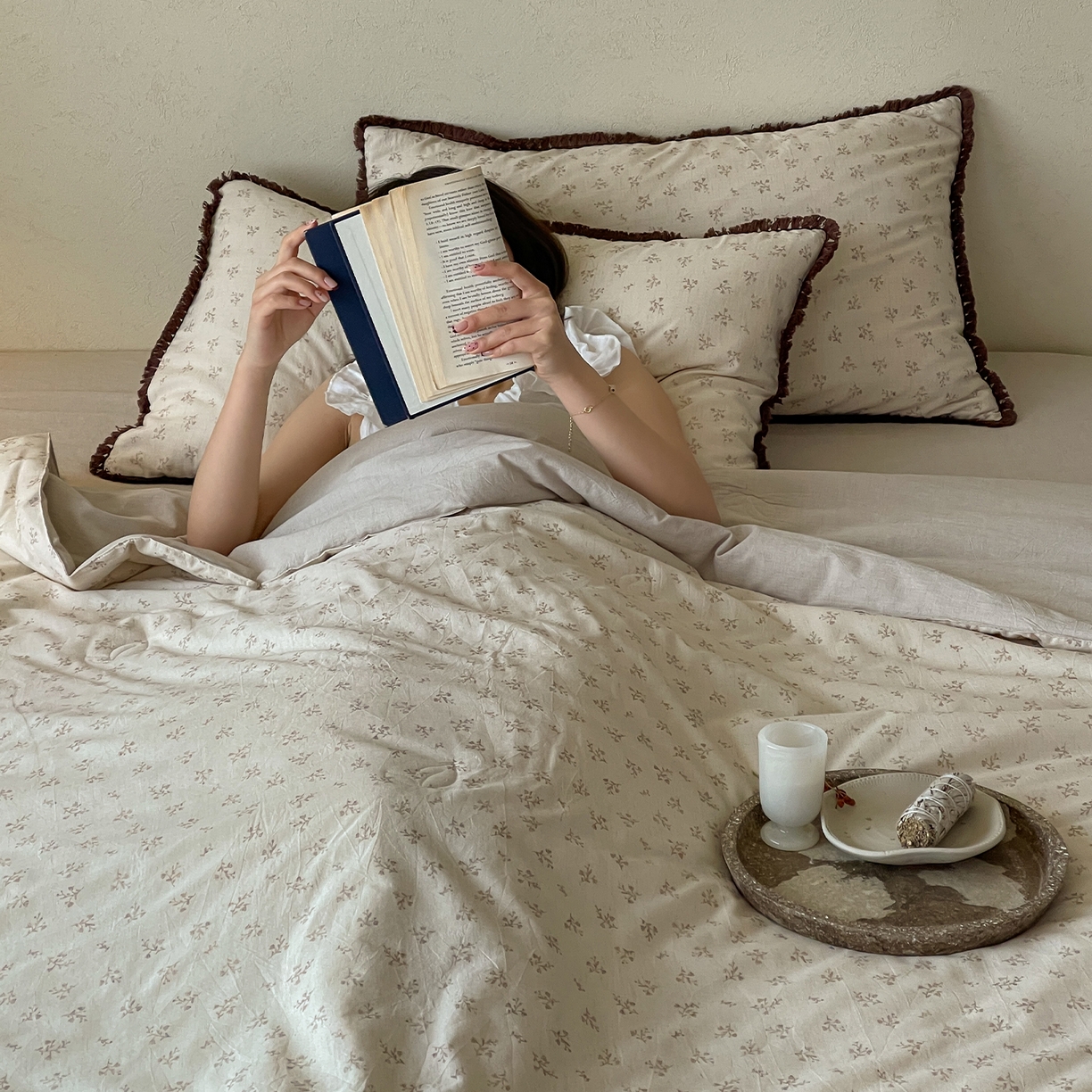 91家纺网 家纺一手货源 找家纺 一加一 2026新款A类棉麻透气提花花边凉感夏被夏凉被空调被四件套棉麻叙 兰舟-咖