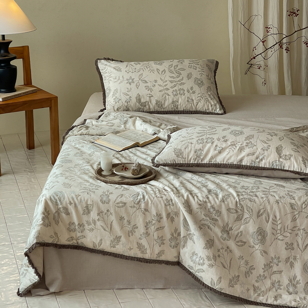 91家纺网 家纺一手货源 找家纺 一加一 2026新款A类棉麻透气提花花边凉感夏被夏凉被空调被四件套棉麻叙 欧佩拉-咖