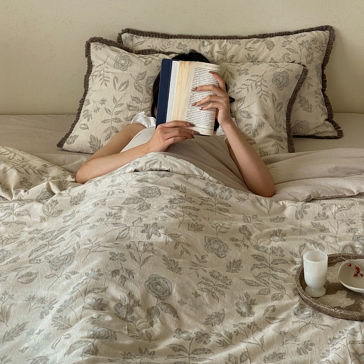 91家纺网 家纺一手货源 找家纺 一加一 2026新款A类棉麻透气提花花边凉感夏被夏凉被空调被四件套棉麻叙 欧佩拉-咖