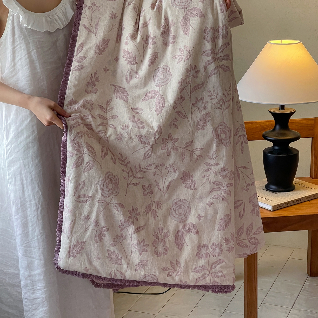 91家纺网 家纺一手货源 找家纺 一加一 2026新款A类棉麻透气提花花边凉感夏被夏凉被空调被四件套棉麻叙 欧佩拉-红