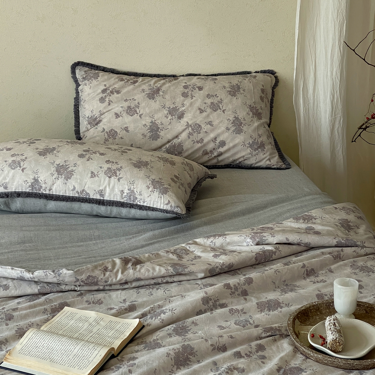 91家纺网 家纺一手货源 找家纺 一加一 2026新款A类棉麻透气提花花边凉感夏被夏凉被空调被四件套棉麻叙 时雨-灰