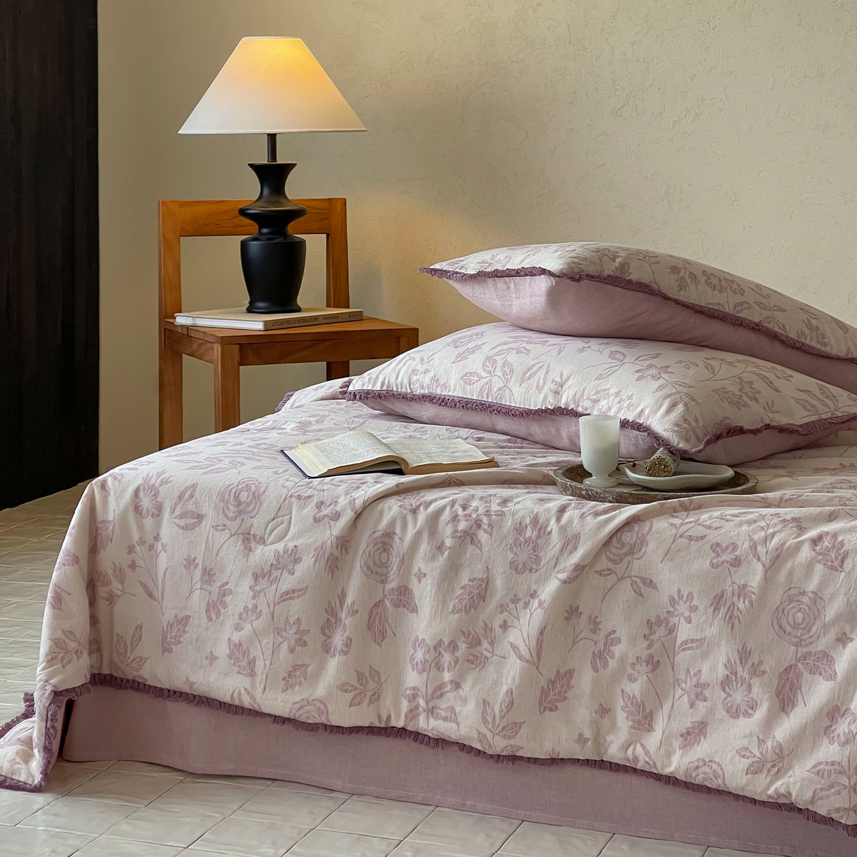 91家纺网 家纺一手货源 找家纺 一加一 2026新款A类棉麻透气提花花边凉感夏被夏凉被空调被四件套棉麻叙 欧佩拉-红