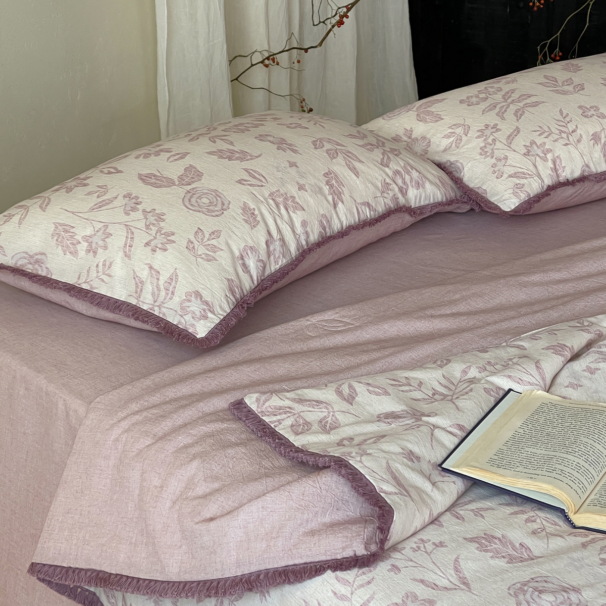 91家纺网 家纺一手货源 找家纺 一加一 2026新款A类棉麻透气提花花边凉感夏被夏凉被空调被四件套棉麻叙 欧佩拉-红