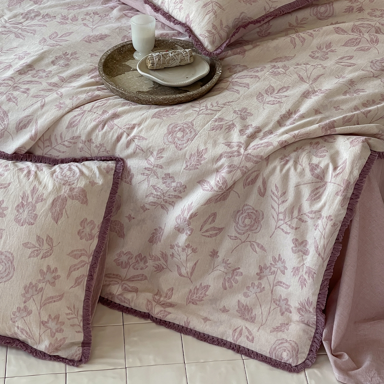 91家纺网 家纺一手货源 找家纺 一加一 2026新款A类棉麻透气提花花边凉感夏被夏凉被空调被四件套棉麻叙 欧佩拉-红