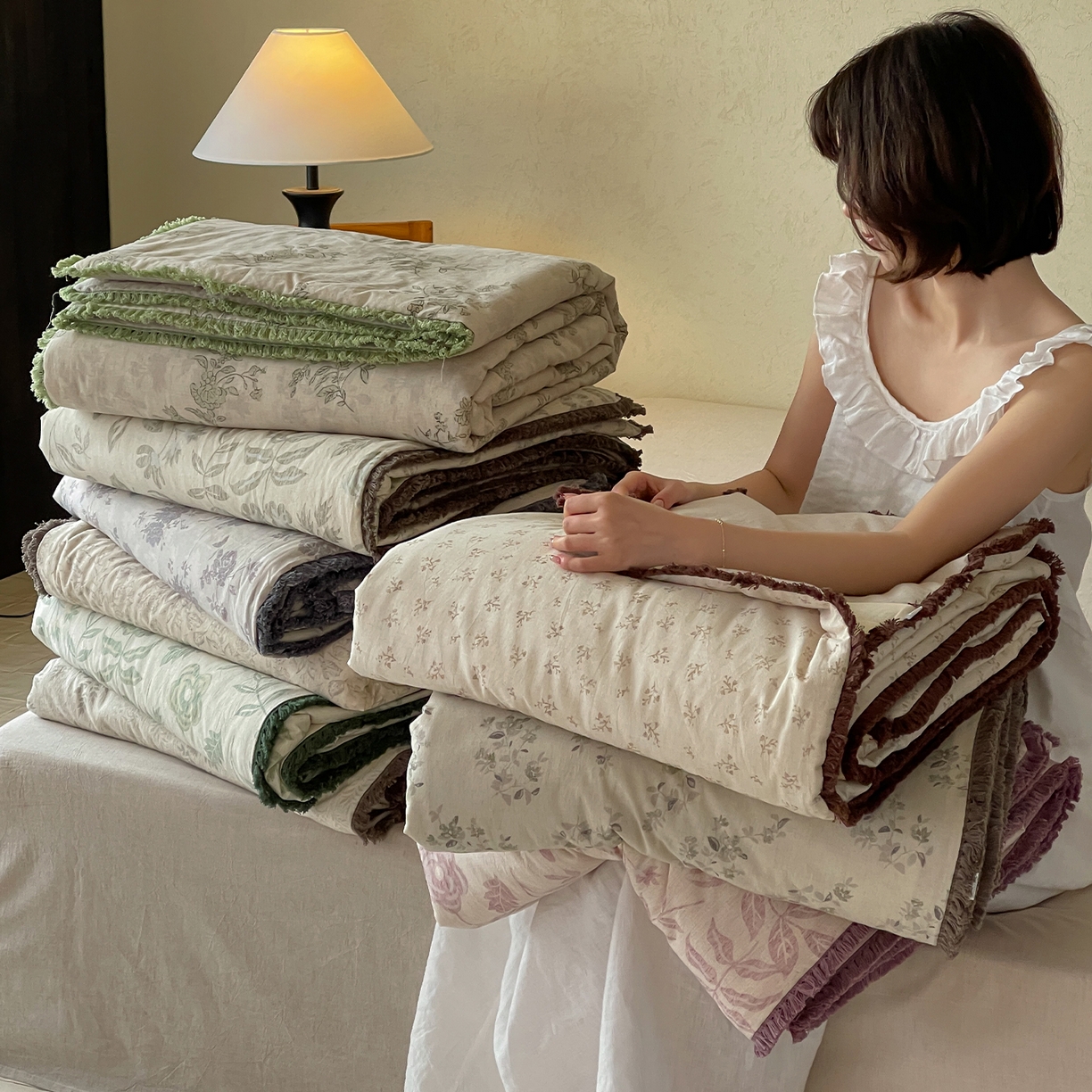 91家纺网 家纺一手货源 找家纺 一加一 2026新款A类棉麻透气提花花边凉感夏被夏凉被空调被四件套棉麻叙 组合图仅供展示不可下单