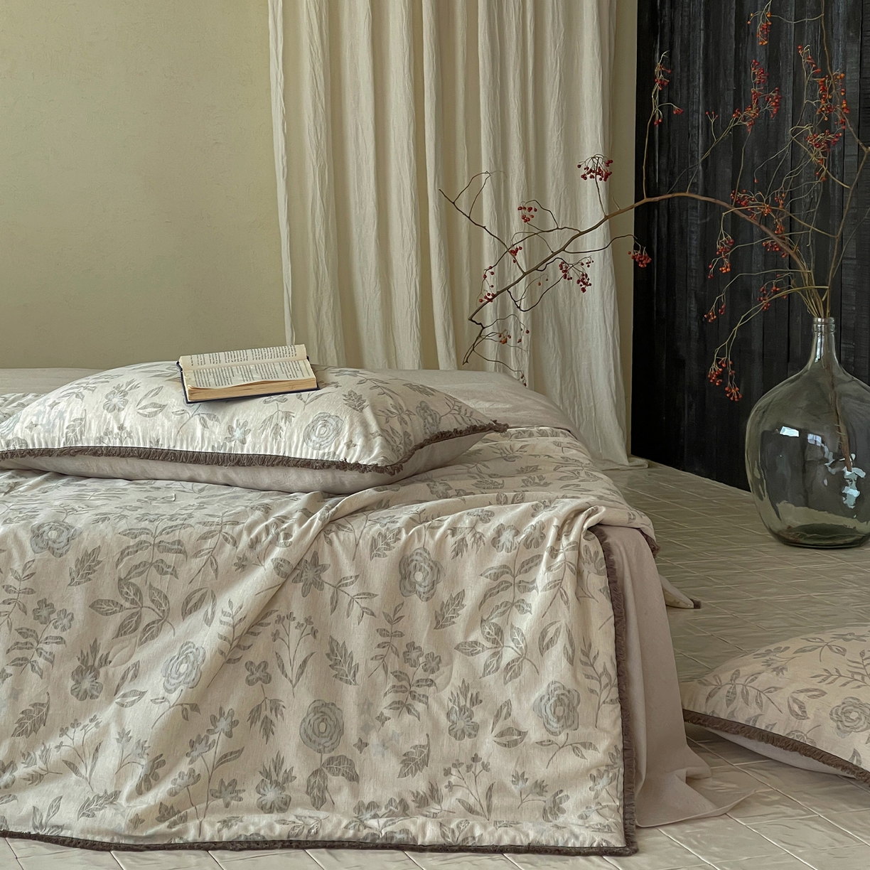 91家纺网 家纺一手货源 找家纺 一加一 2026新款A类棉麻透气提花花边凉感夏被夏凉被空调被四件套棉麻叙 欧佩拉-咖