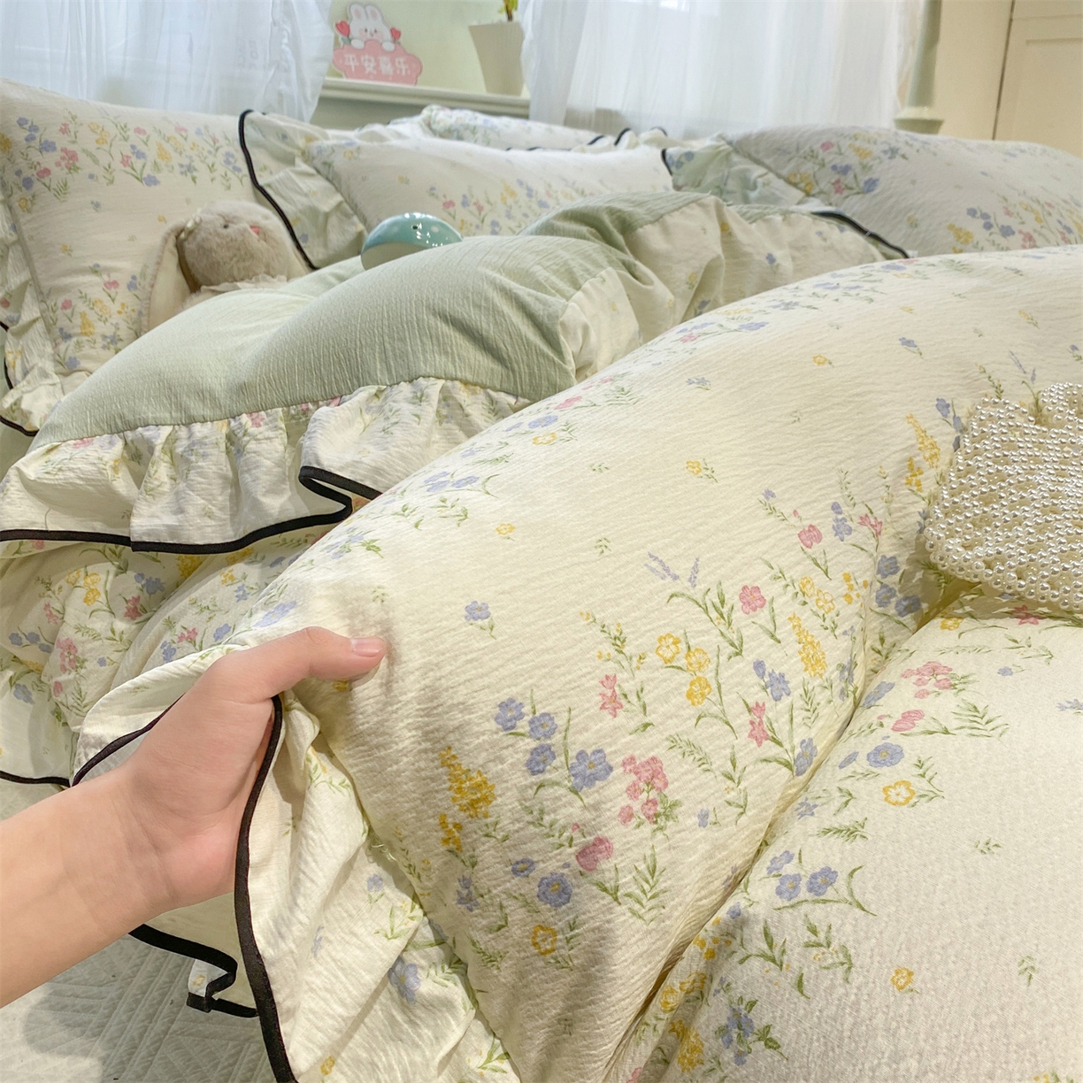 91家纺网 家纺一手货源 找家纺 （总）优贝家纺 2026新款云感双层纱皱皱纱花边床盖夹棉四件套