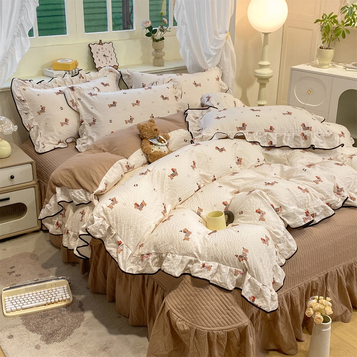 91家纺网 家纺一手货源 找家纺 优贝家纺 2026新款云感双层纱皱皱纱花边床盖夹棉四件套 奇奇乐园