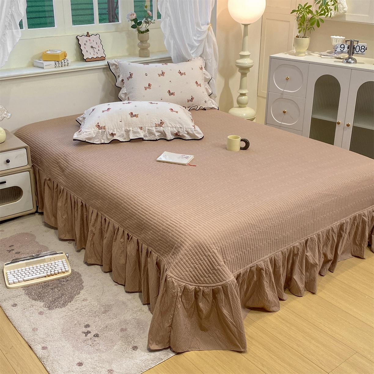 91家纺网 家纺一手货源 找家纺 优贝家纺 2026新款云感双层纱皱皱纱花边床盖夹棉四件套 奇奇乐园