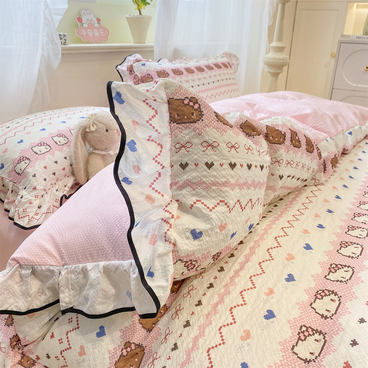 91家纺网 家纺一手货源 找家纺 优贝家纺 2026新款云感双层纱皱皱纱花边床盖夹棉四件套 甜心时光