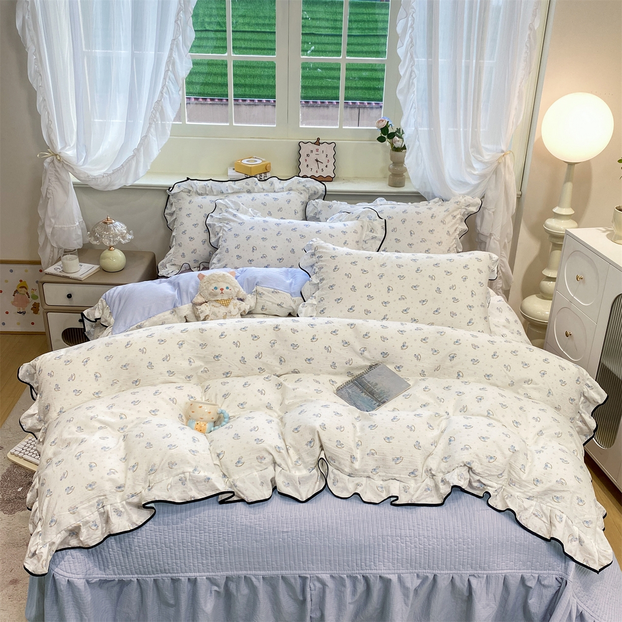 优贝家纺 2026新款云感双层纱皱皱纱花边床盖夹棉四件套 小马乐园