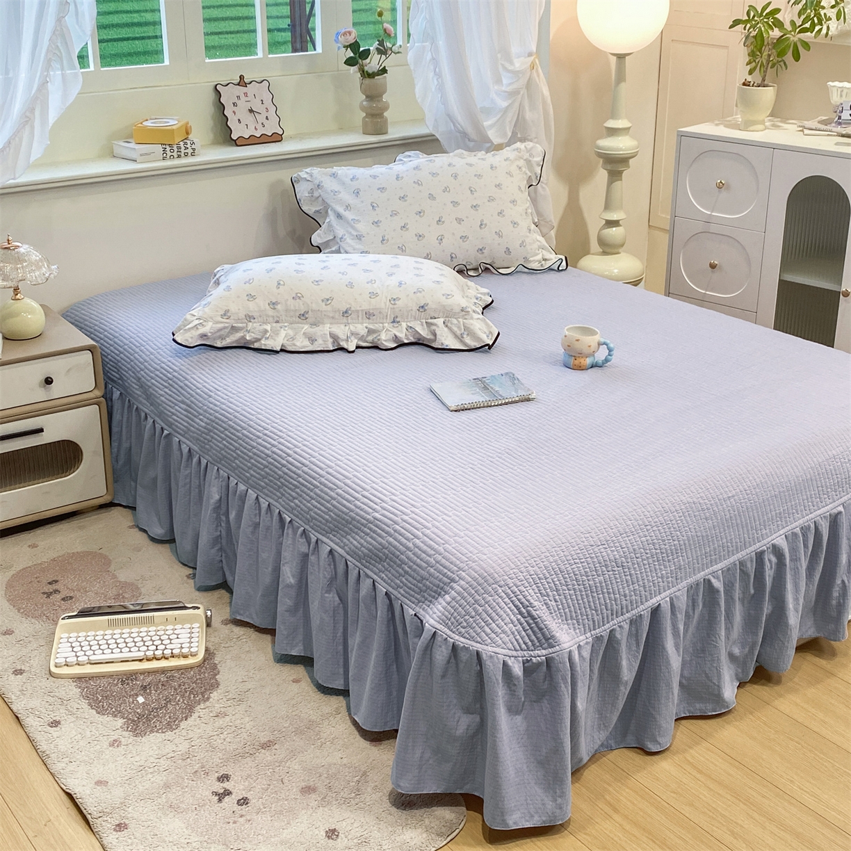 91家纺网 家纺一手货源 找家纺 优贝家纺 2026新款云感双层纱皱皱纱花边床盖夹棉四件套 小马乐园