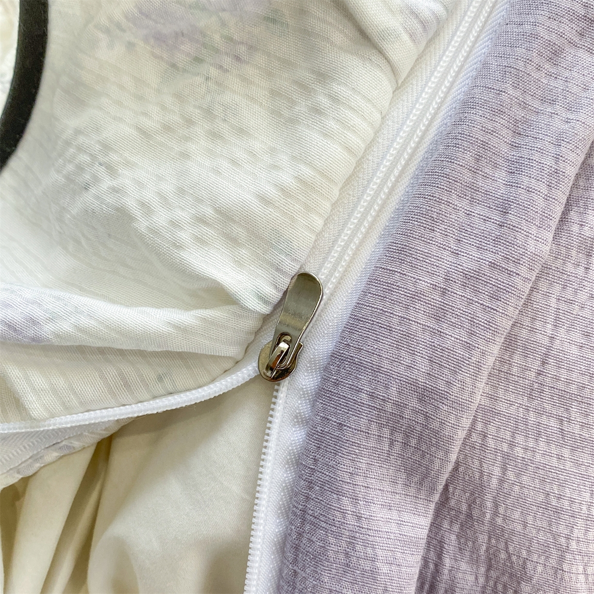 91家纺网 家纺一手货源 找家纺 优贝家纺 2026新款云感双层纱皱皱纱花边床盖夹棉四件套 小美好