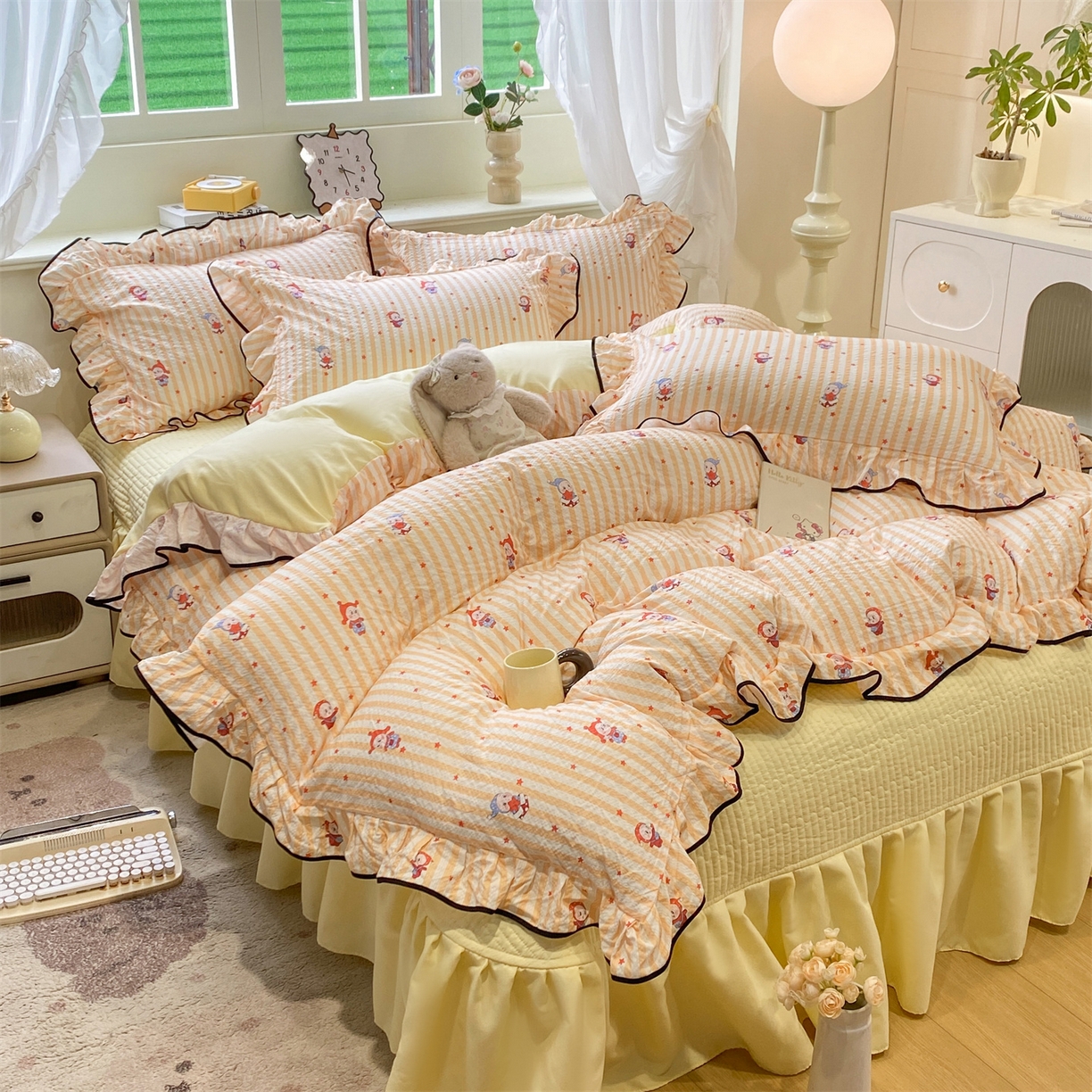 91家纺网 家纺一手货源 找家纺 优贝家纺 2026新款云感双层纱皱皱纱花边床盖夹棉四件套 星星人