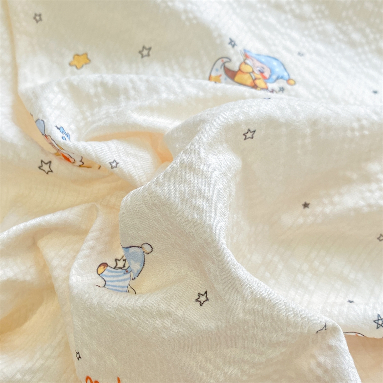 91家纺网 家纺一手货源 找家纺 优贝家纺 2026新款云感双层纱皱皱纱花边床盖夹棉四件套 星雪人