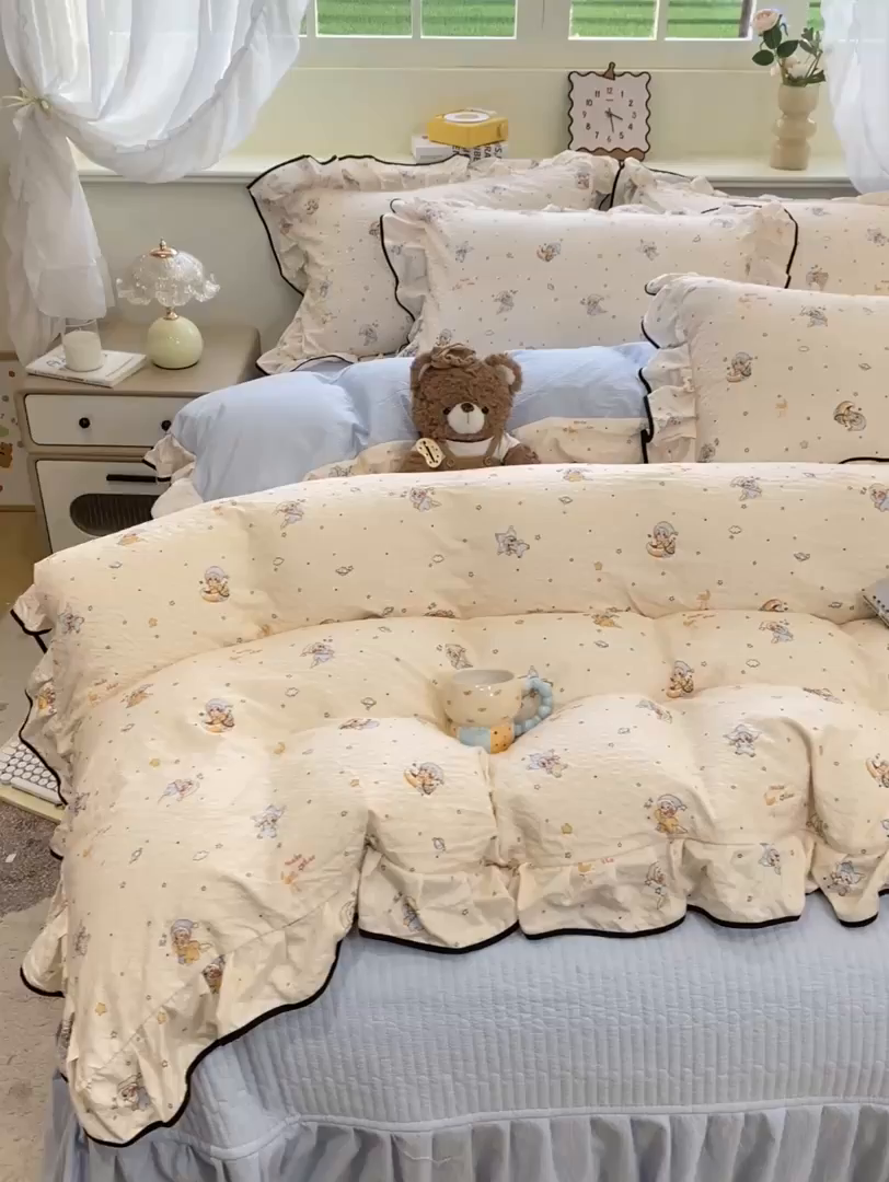 91家纺网 家纺一手货源 找家纺 优贝家纺 2026新款云感双层纱皱皱纱花边床盖夹棉四件套 星雪人