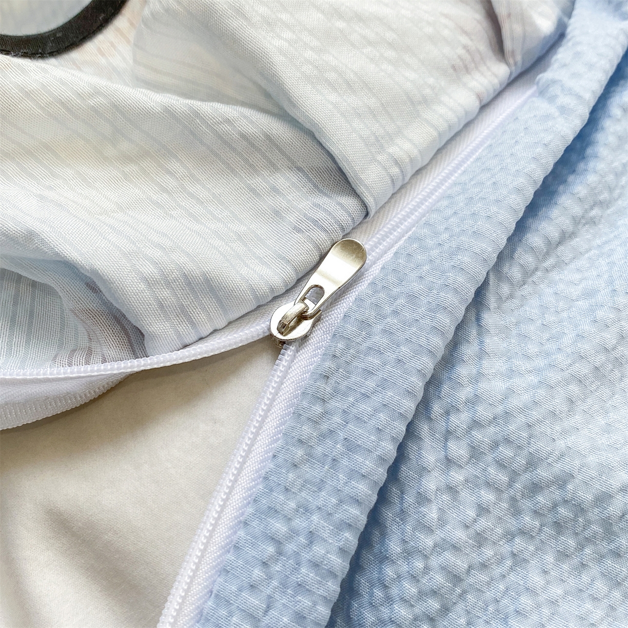 91家纺网 家纺一手货源 找家纺 优贝家纺 2026新款云感双层纱皱皱纱花边床盖夹棉四件套 悠然小花