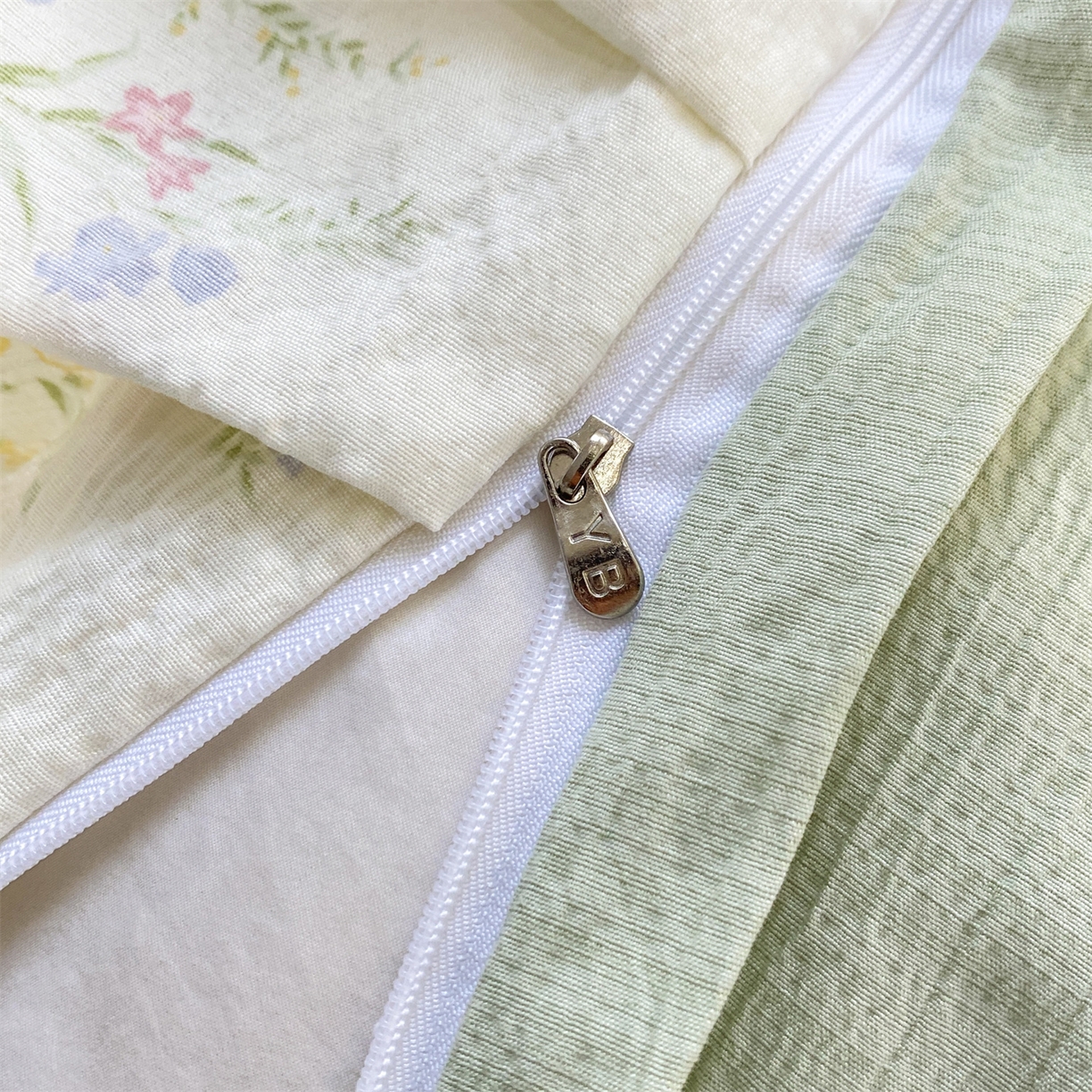 91家纺网 家纺一手货源 找家纺 优贝家纺 2026新款云感双层纱皱皱纱花边四件套 春日花园