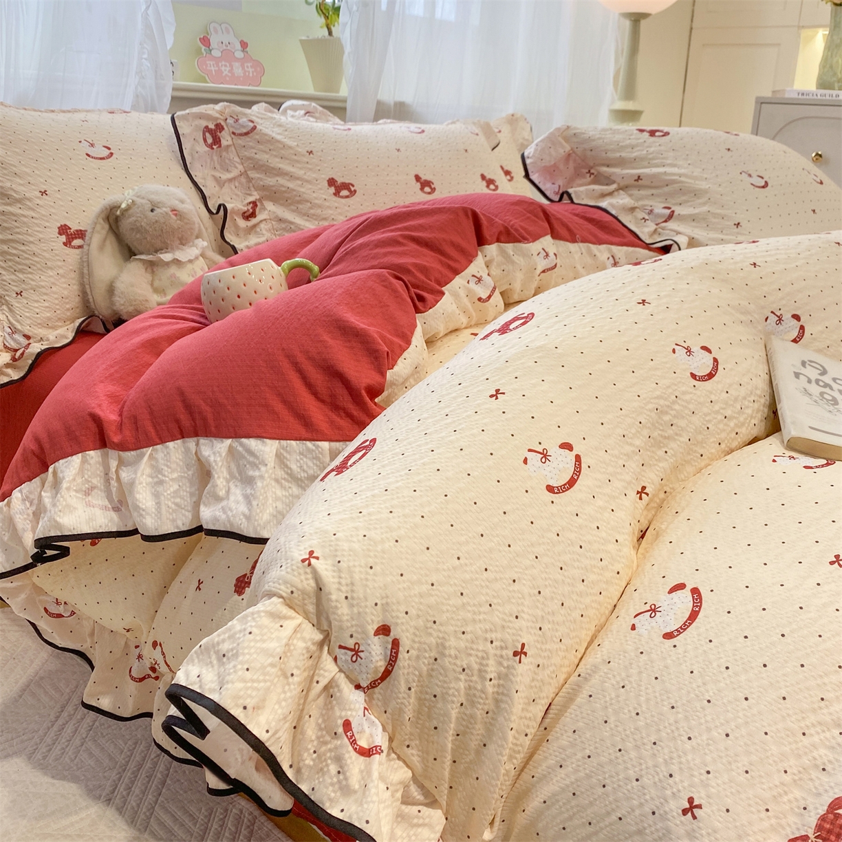 91家纺网 家纺一手货源 找家纺 优贝家纺 2026新款云感双层纱皱皱纱花边四件套 马马福福