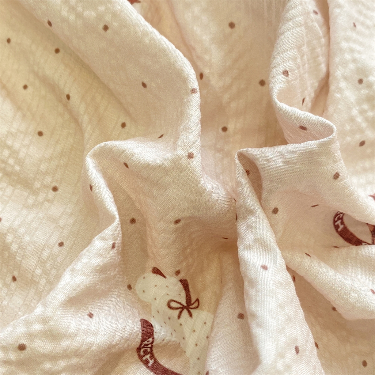 91家纺网 家纺一手货源 找家纺 优贝家纺 2026新款云感双层纱皱皱纱花边四件套 马马福福-咖