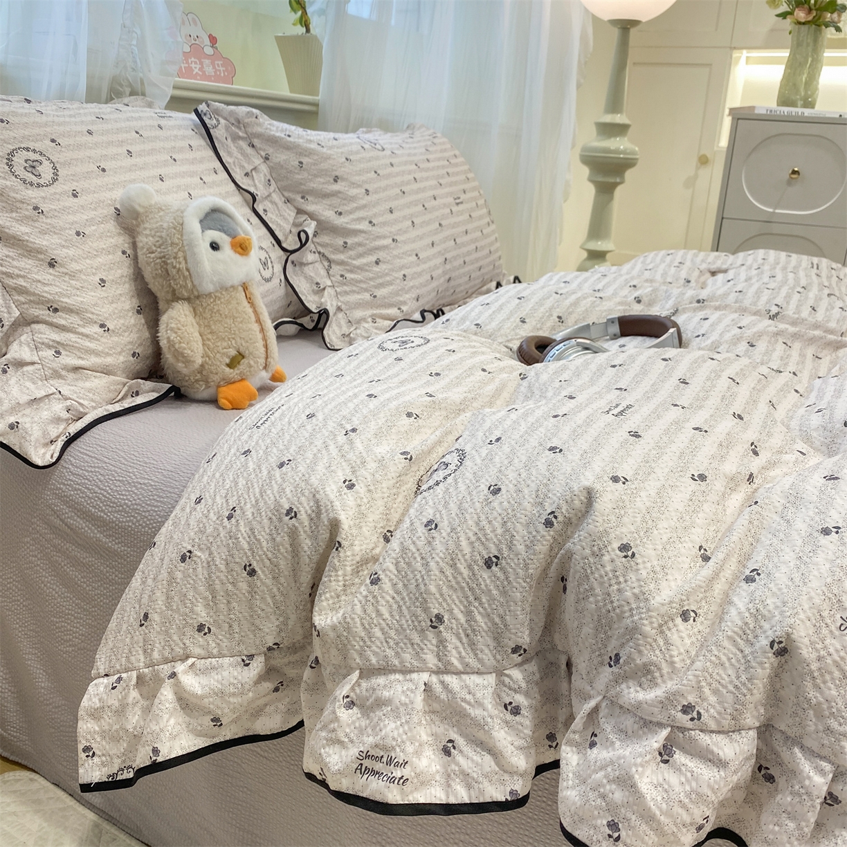 91家纺网 家纺一手货源 找家纺 优贝家纺 2026新款云感双层纱皱皱纱花边四件套 小花蝴蝶结