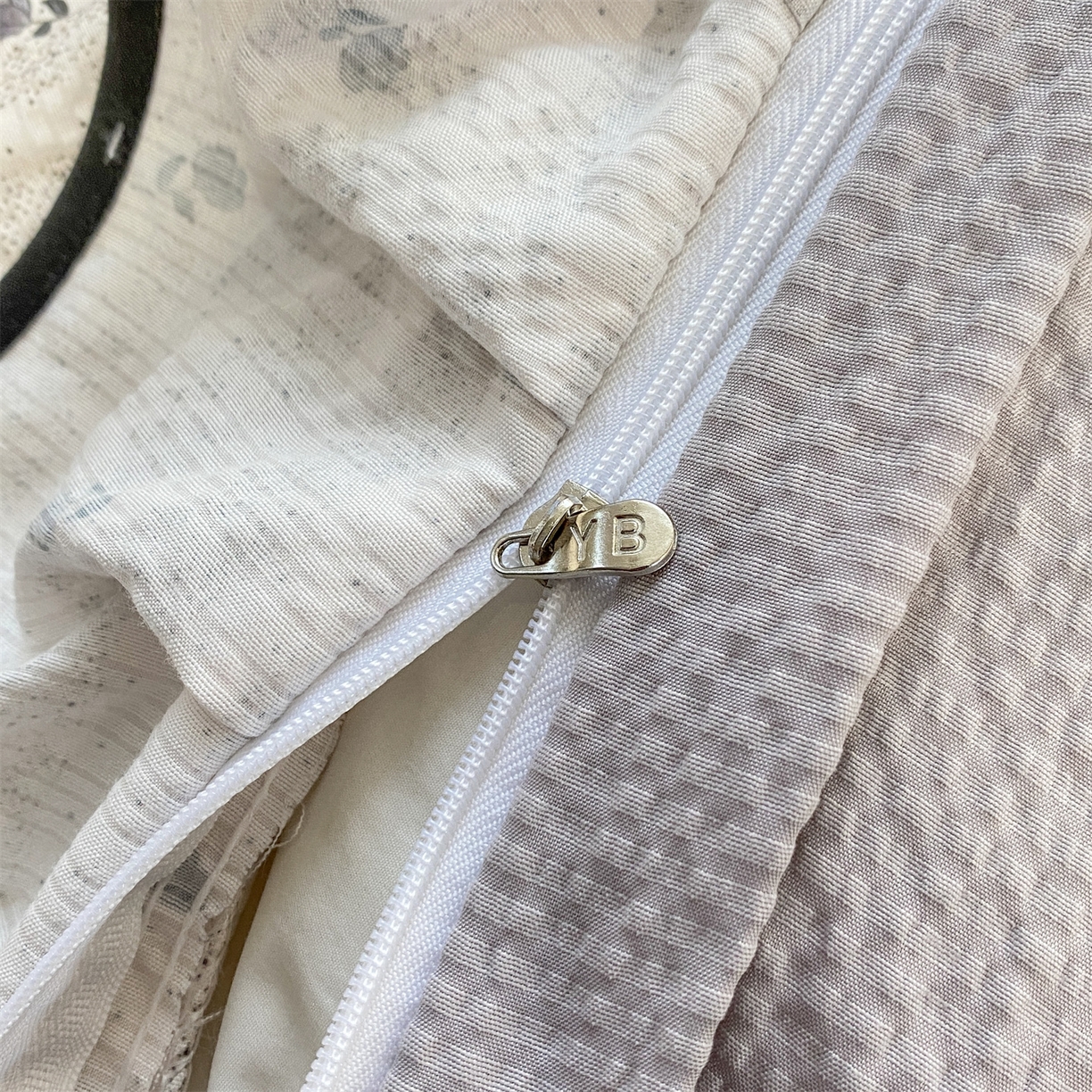 91家纺网 家纺一手货源 找家纺 优贝家纺 2026新款云感双层纱皱皱纱花边四件套 小花蝴蝶结