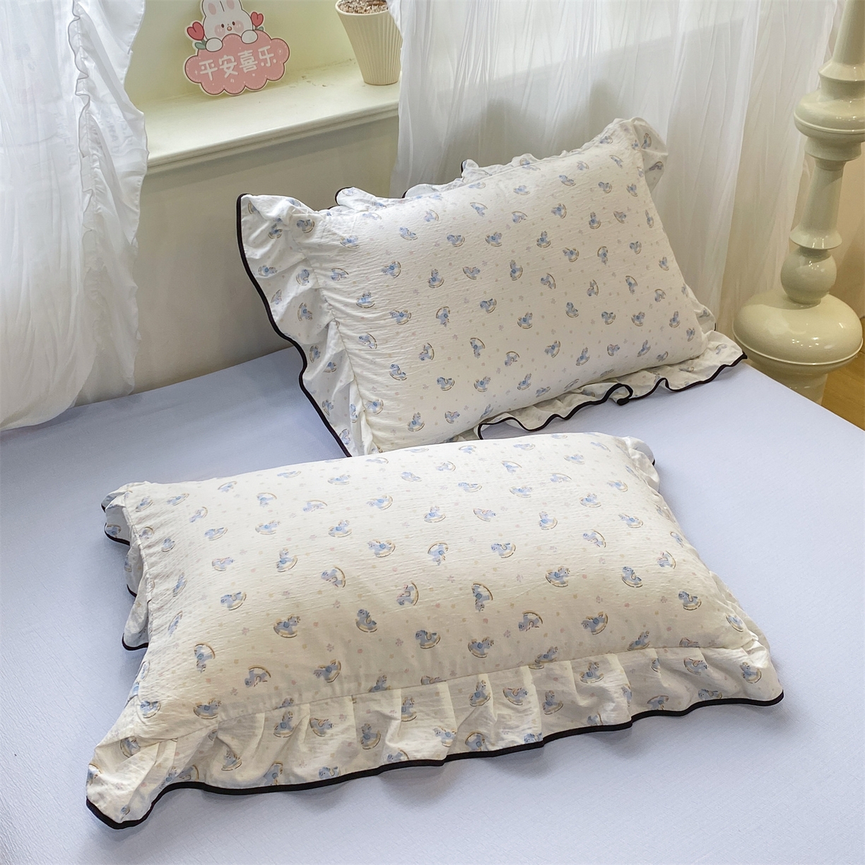 91家纺网 家纺一手货源 找家纺 优贝家纺 2026新款云感双层纱皱皱纱花边四件套 小马乐园