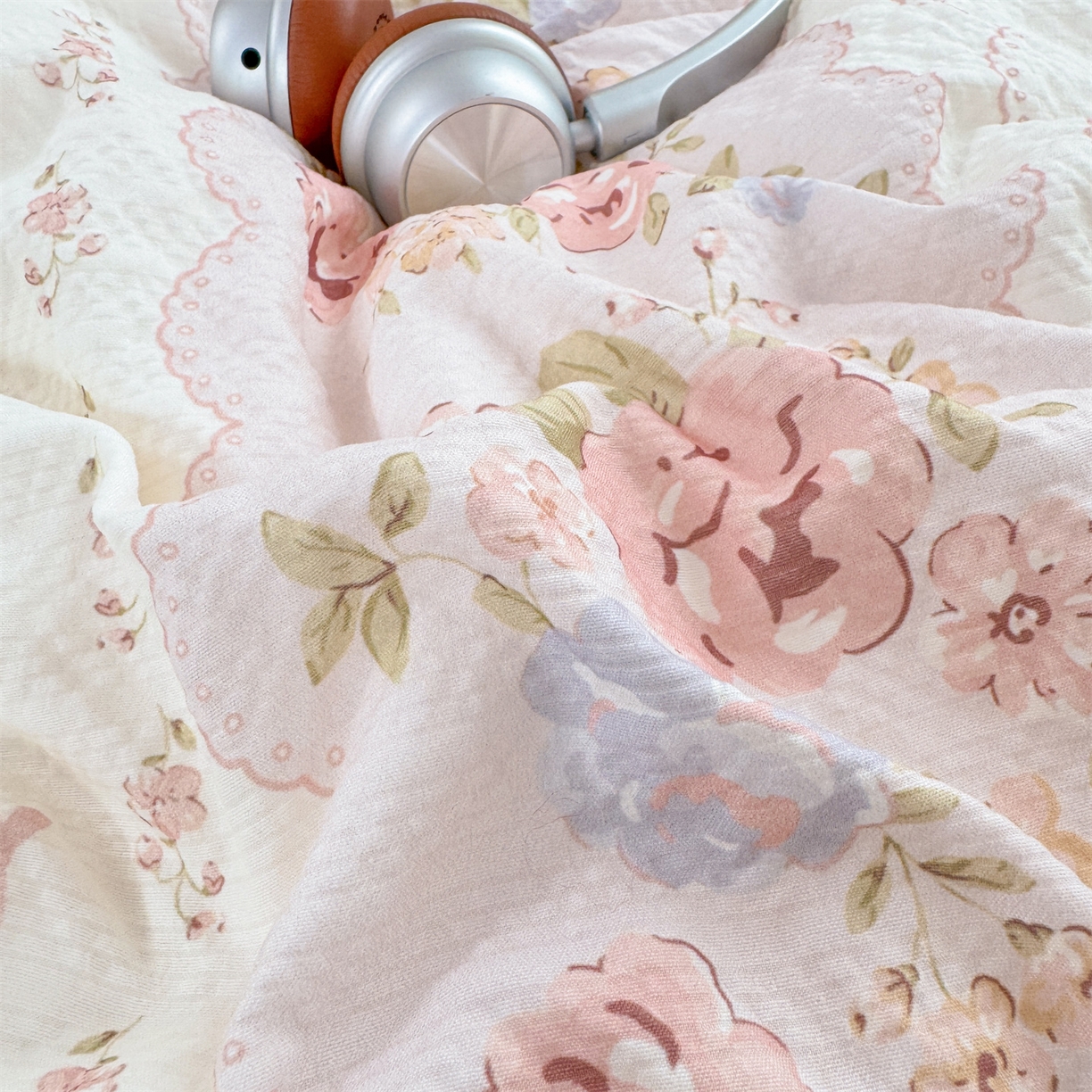 91家纺网 家纺一手货源 找家纺 优贝家纺 2026新款云感皱皱纱韩系花边四件套 蕾丝花匣