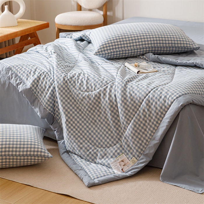 91家纺网 家纺一手货源 找家纺 恬思语家纺 2026新款全棉纯棉色织水洗棉棉花夏被空调被夏凉被四件套 浅兰小格