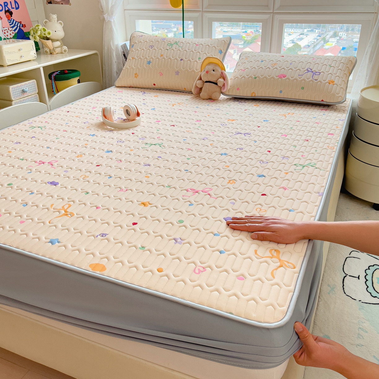 91家纺网 家纺一手货源 找家纺 丝羽坊 2026新款高密凉感丝印花乳胶凉席-床笠款 彩糖点点