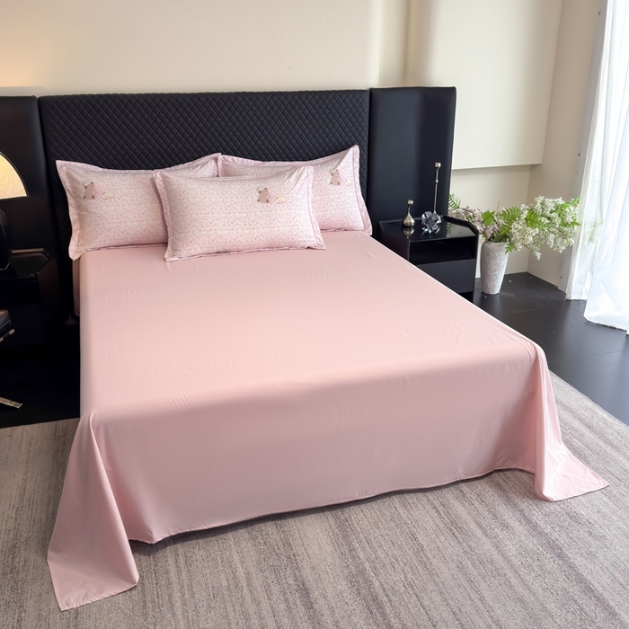 91家纺网 家纺一手货源 找家纺 赛丽雅 2026新款拼角轻奢冰丝凉感夏被四件套 安睡熊-粉