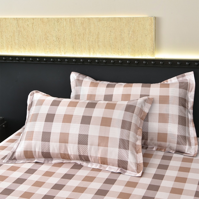 91家纺网 家纺一手货源 找家纺 念家居 2026新款轻奢可机洗水洗床单款高密大版斜纹冰丝凉席三件套 粉棕格纹