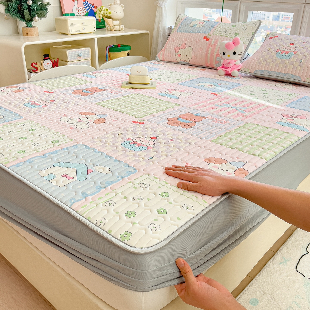 91家纺网 家纺一手货源 找家纺 丝羽坊 2026新款高密凉感丝印花乳胶凉席-床笠款 萌宠拼格