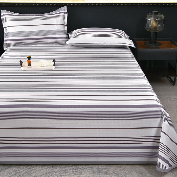 91家纺网 家纺一手货源 找家纺 念家居 2026新款轻奢可机洗水洗床单款高密大版斜纹冰丝凉席三件套 灰紫条纹