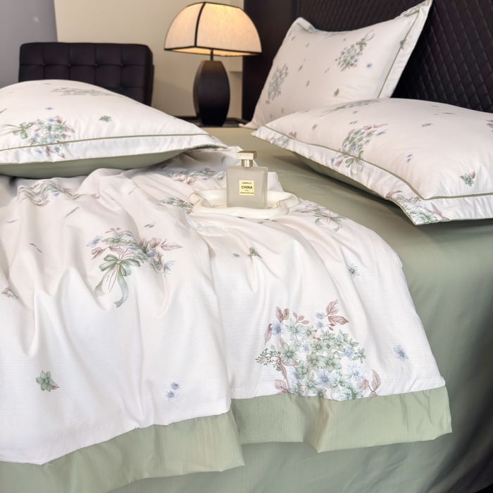 91家纺网 家纺一手货源 找家纺 赛丽雅 2026新款拼角轻奢冰丝凉感夏被四件套 花束