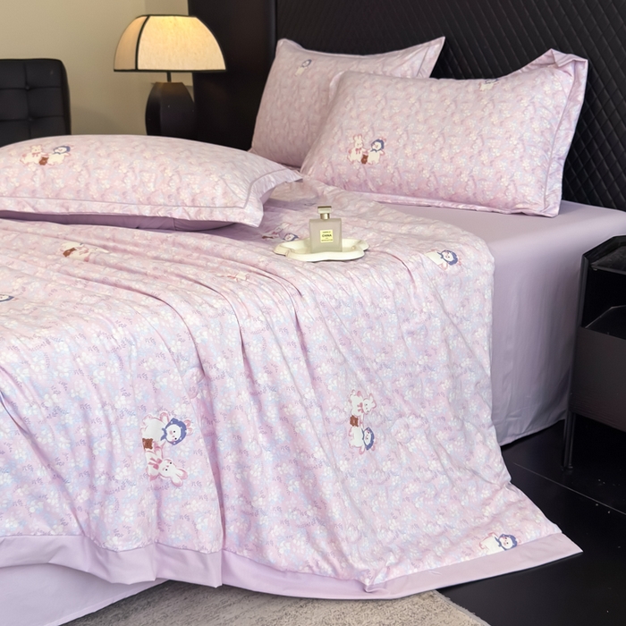 91家纺网 家纺一手货源 找家纺 赛丽雅 2026新款拼角轻奢冰丝凉感夏被四件套 花田兔-粉