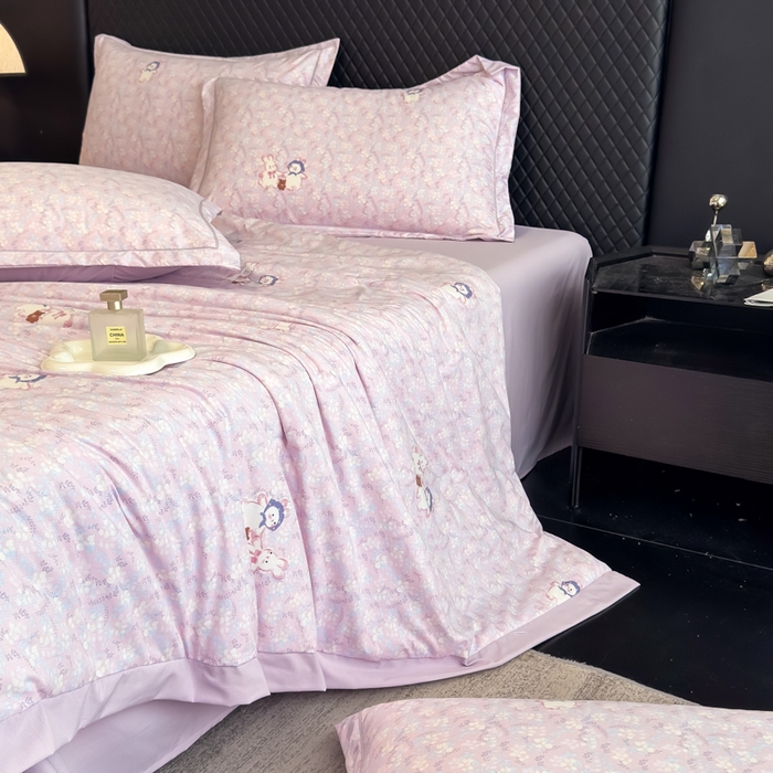 91家纺网 家纺一手货源 找家纺 赛丽雅 2026新款拼角轻奢冰丝凉感夏被四件套 花田兔-粉