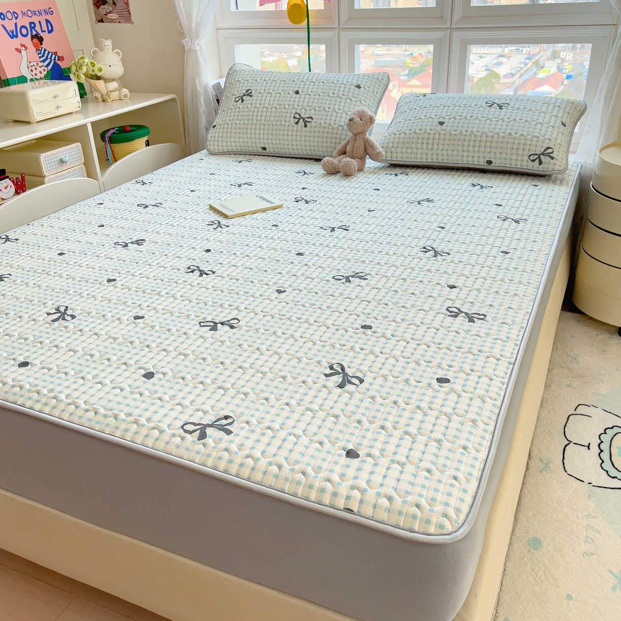 91家纺网 家纺一手货源 找家纺 丝羽坊 2026新款高密凉感丝印花乳胶凉席-床笠款 格纹蝶影