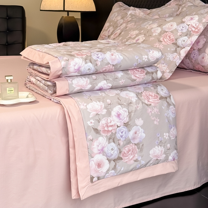 91家纺网 家纺一手货源 找家纺 赛丽雅 2026新款拼角轻奢冰丝凉感夏被四件套 莫奈花园-灰