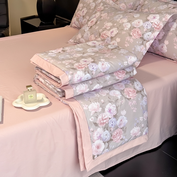 91家纺网 家纺一手货源 找家纺 赛丽雅 2026新款拼角轻奢冰丝凉感夏被四件套 莫奈花园-灰