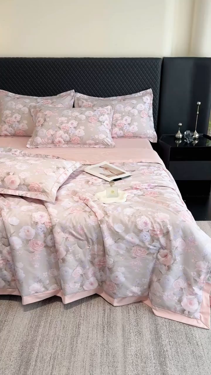 91家纺网 家纺一手货源 找家纺 赛丽雅 2026新款拼角轻奢冰丝凉感夏被四件套 莫奈花园-灰