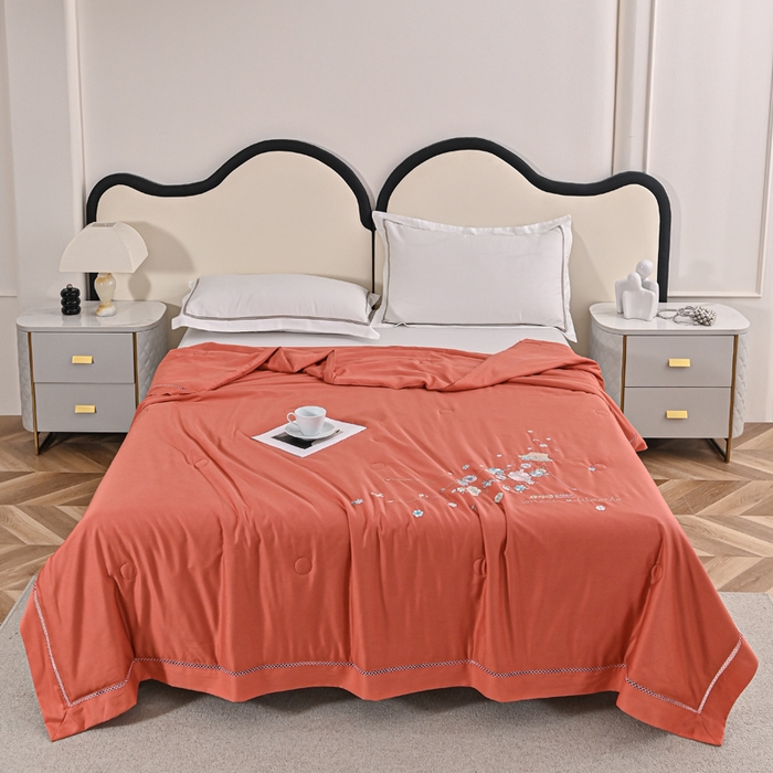 91家纺网 家纺一手货源 找家纺 太阳羽家纺 2026新款天丝绣花镂空夏被夏凉被空调被--深呼吸 深呼吸-橘色