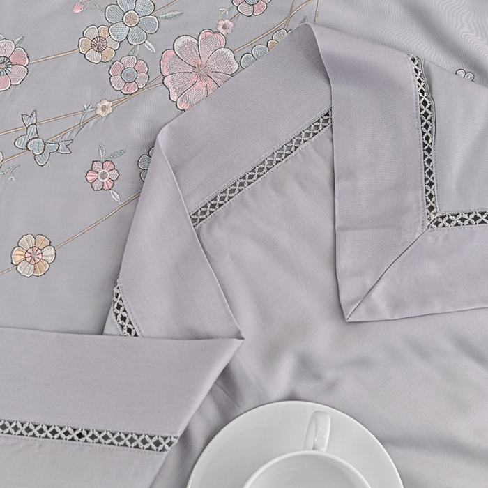 91家纺网 家纺一手货源 找家纺 太阳羽家纺 2026新款天丝绣花镂空夏被夏凉被空调被--深呼吸 深呼吸-灰色