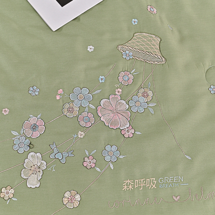 91家纺网 家纺一手货源 找家纺 太阳羽家纺 2026新款天丝绣花镂空夏被夏凉被空调被--深呼吸 深呼吸-绿色