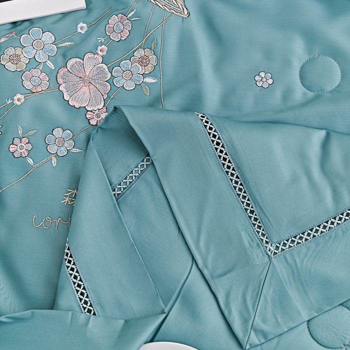 91家纺网 家纺一手货源 找家纺 太阳羽家纺 2026新款天丝绣花镂空夏被夏凉被空调被--深呼吸 深呼吸-天空蓝