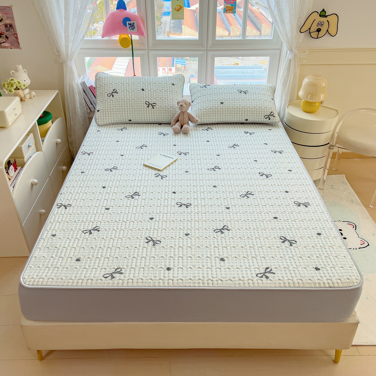 91家纺网 家纺一手货源 找家纺 丝羽坊 2026新款高密凉感丝印花乳胶凉席-床笠款 格纹蝶影